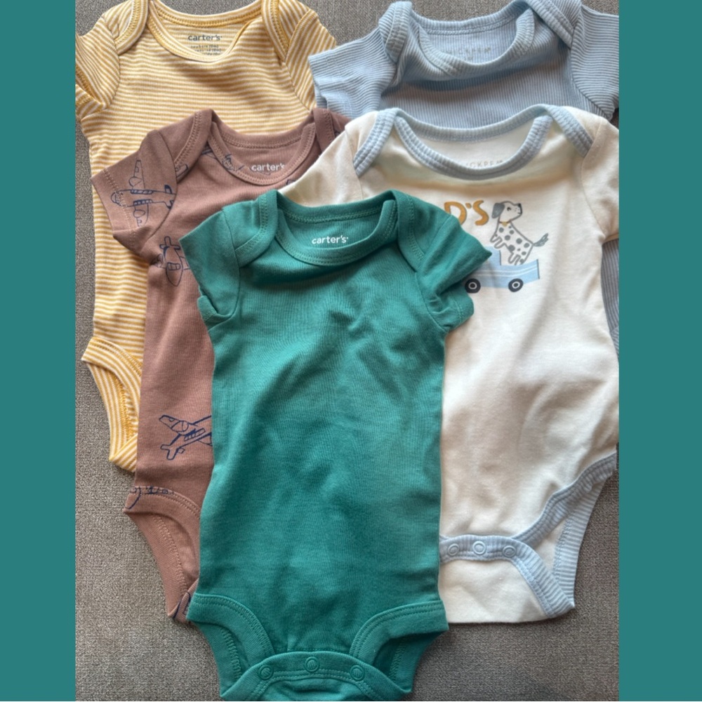 🧑🍼Bundle of Baby Boy Cuteness! 👶💙
Sizes Newborn & 0-3 Months - onesie, sleepers - Picture 5 of 6